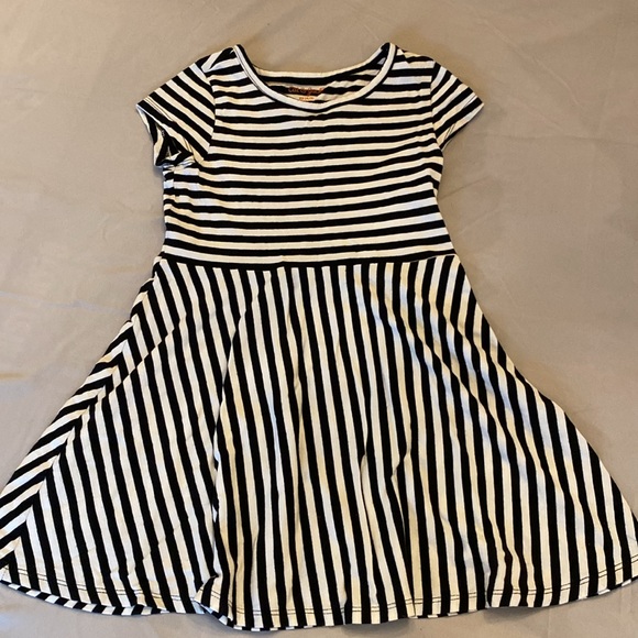 Cat & Jack size XS and CottonOn size 4 dress bundle. Imperfections in pictures. - Picture 2 of 9